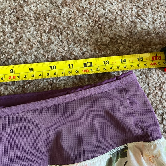 Oiselle Toolbelt Roga shorts. Size 4. Five pockets! - Picture 4 of 5